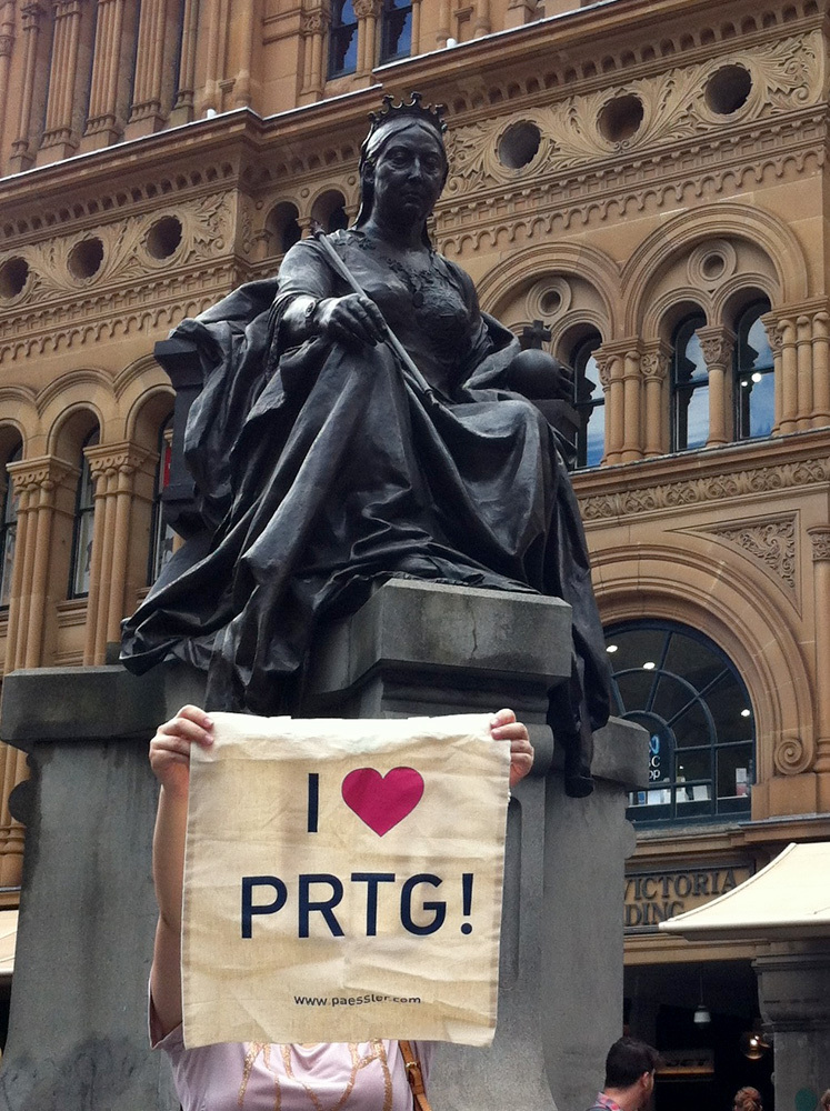 Queen Victoria in front of the Queen Victoria Building having a chat with PRTG - thanks Aquion!
