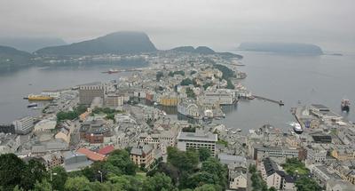 Warten auf passendes Angelwetter in Ålesund